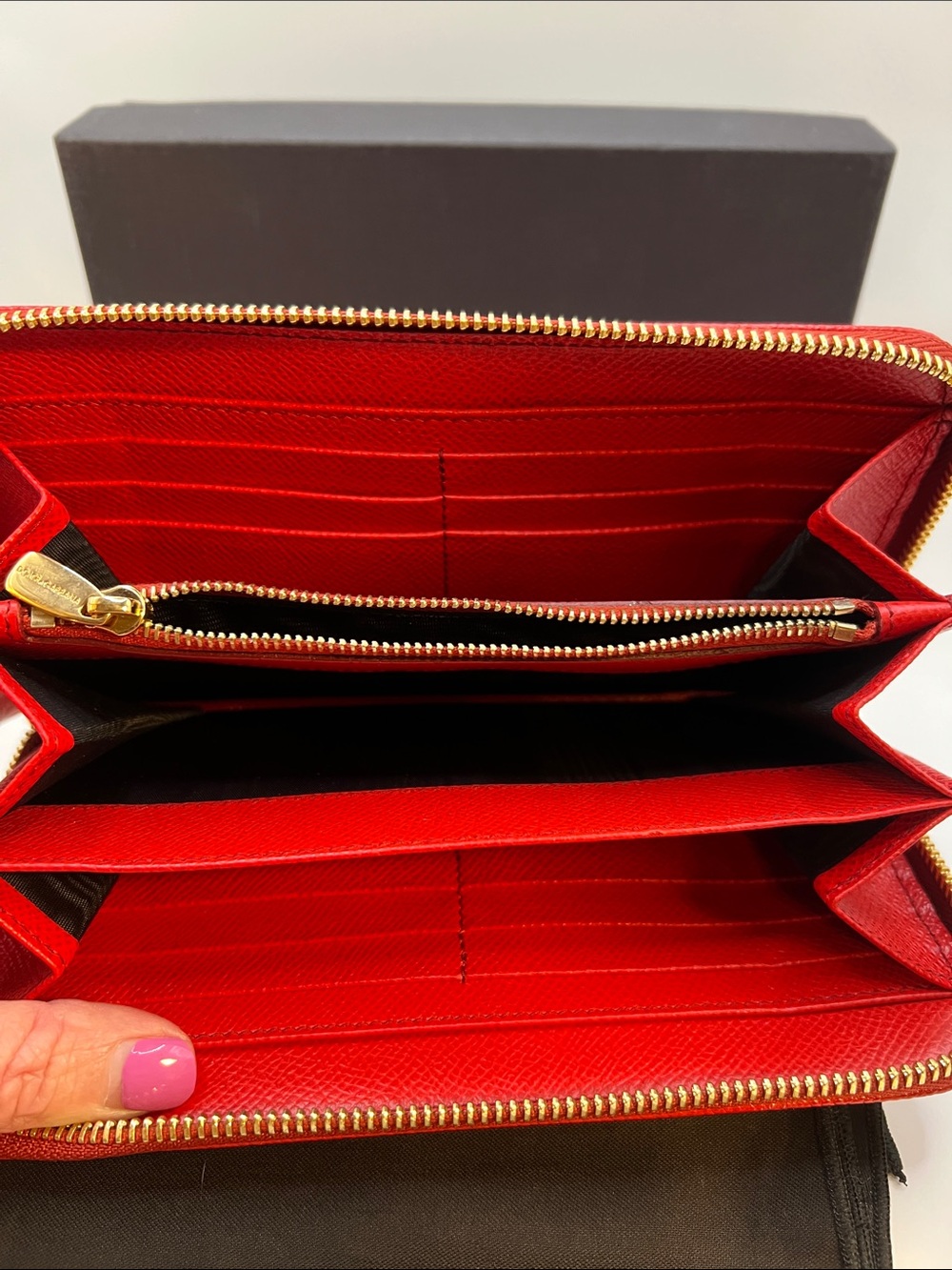 Dolce & Gabbana Red Saffiano Zip-Around Wallet with Gold Plaque - Picture 9 of 13